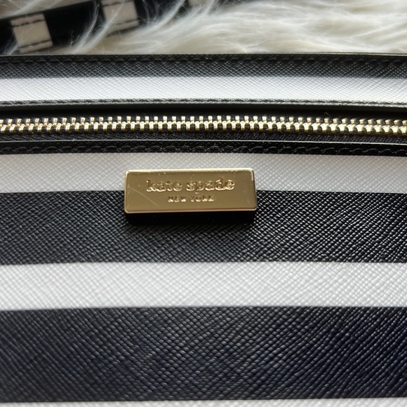 Kate Spade Shore Street Sailing Stripe Tinie Wristlet Black Multi - Picture 3 of 10